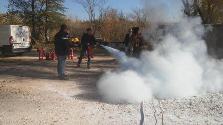 Fuego apagado en práctica de extinción